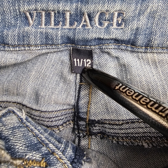 Village Jeans for women - Picture 13 of 13